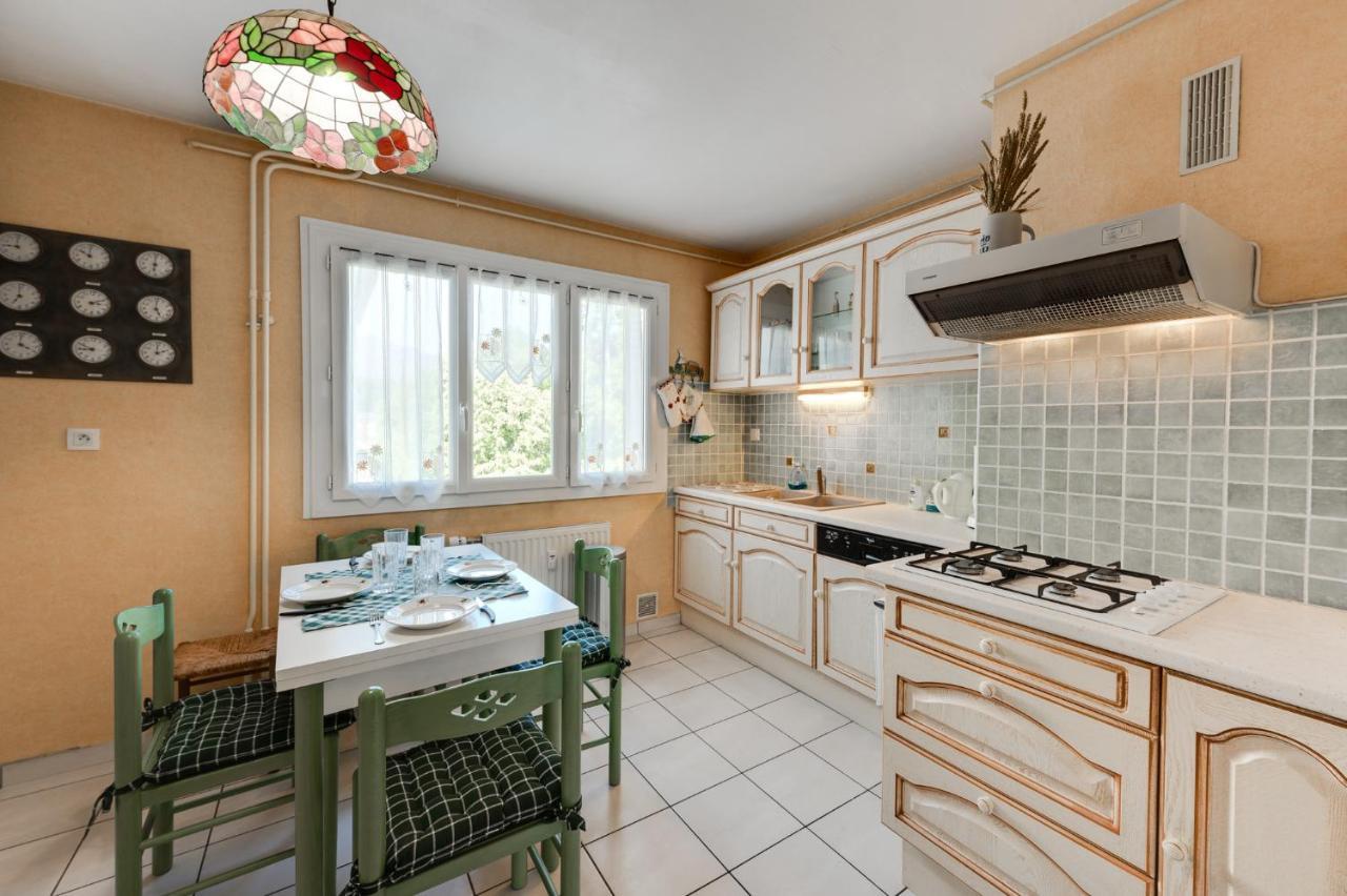 85 M2, Calme , Parking, Centre Apartment *